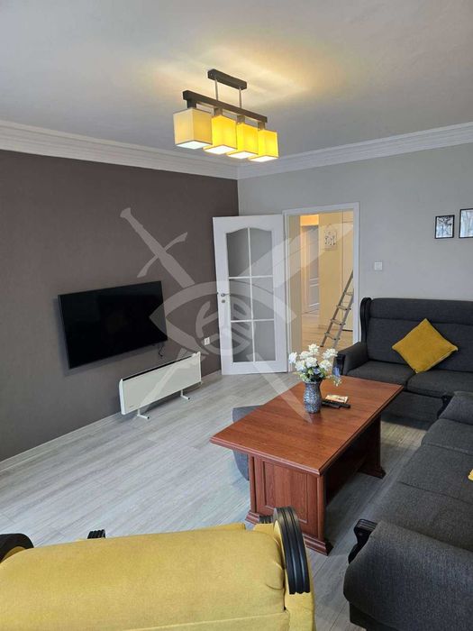 Дава се под наем Тристаен апартамент в Пловдив, Каменица 2 - 105 кв.м за 668.1 € - Снимка #1