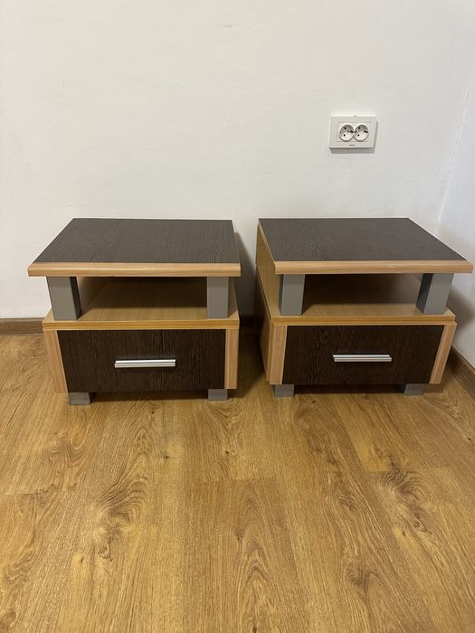 Noptiere pentru camera