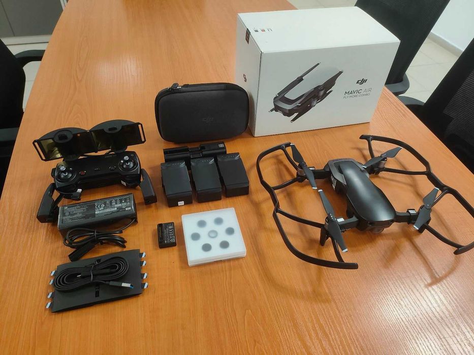 Дрон DJI Mavic Air Fly More Combo