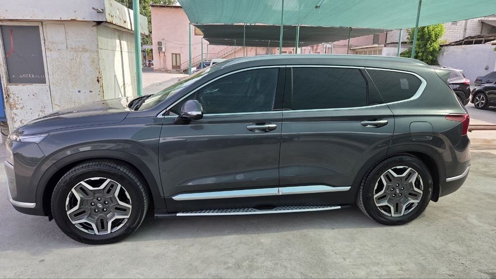 Hyundai Santafe
2022 йил 2023 йил салондан олинган. Пробег 145 000,  2