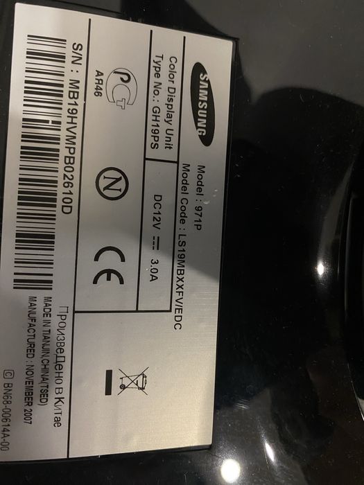 Монитор Samsung SyncMaster 971 P в хорошем состоянии