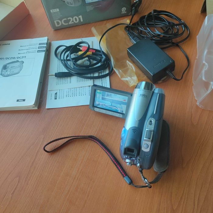 Canon Camcoder dc201