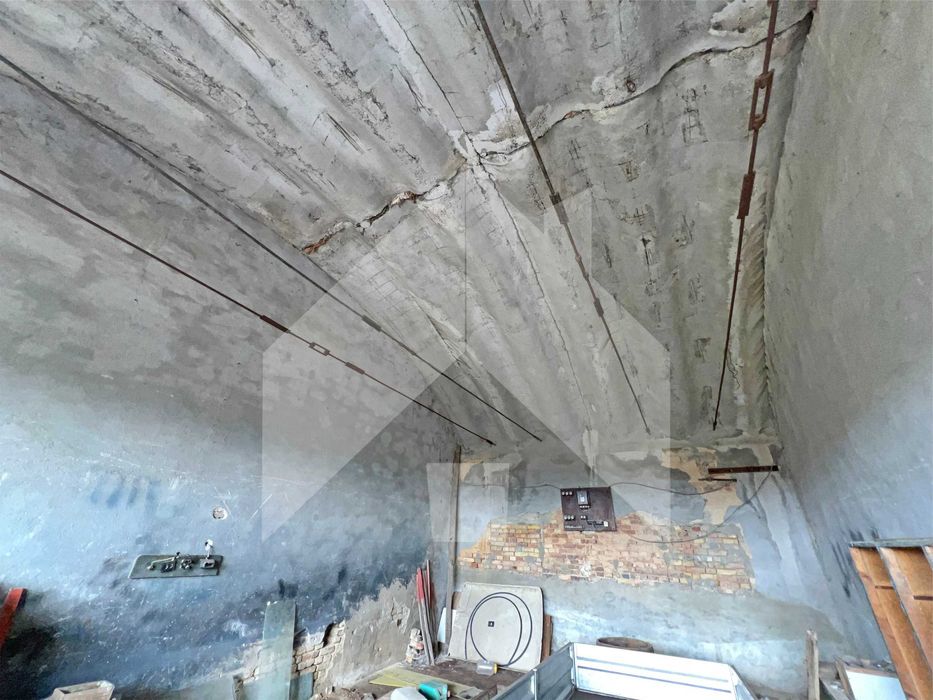 Продава БИЗНЕС имот СКЛАДОВЕ с ЖИЛИЩНА част в с. Стоян Михайловски