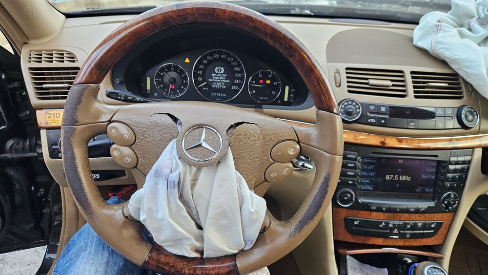 Eclass w211  avariat