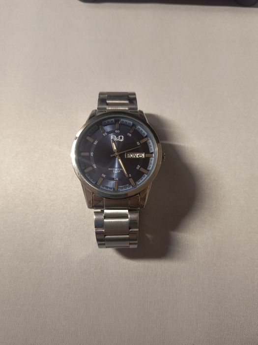 Ceas Q&Q Bussiness, brățară metalică, rezistent la apă