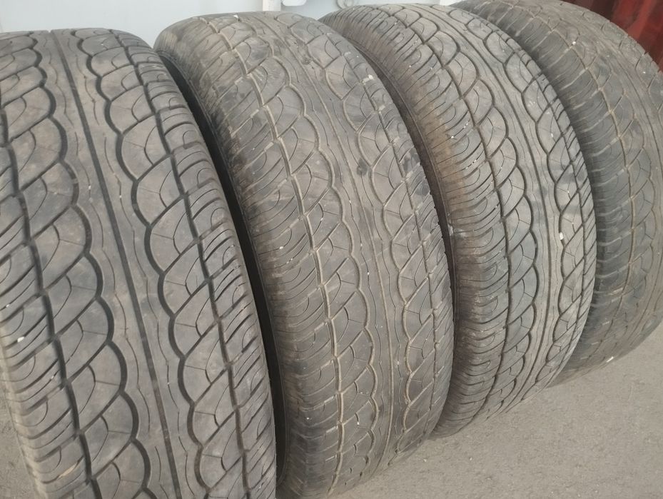 Продам комплект шин 245/70/16