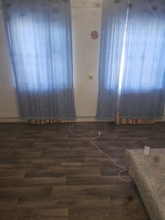 2 бөлмелі жазғы үй жалға беріледі.