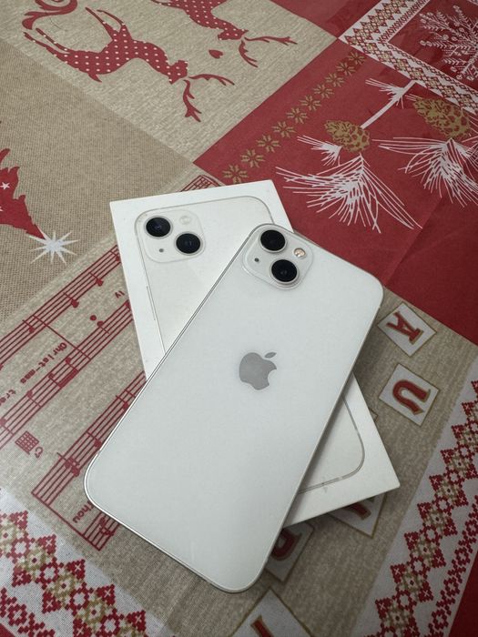 Продам Iphone 13