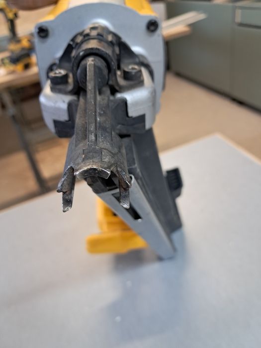 Такер Dewalt dsn692