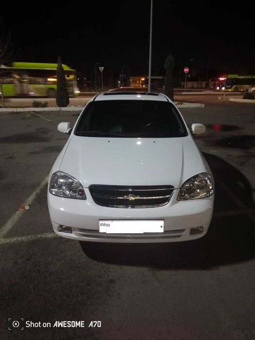 Chevrolet Lacetti   1.8 в отличном состояний 2010 год