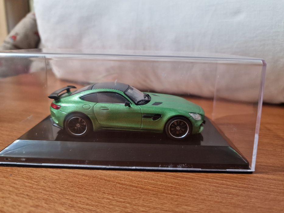 Mercedes AMG GT R COUPE 1:43