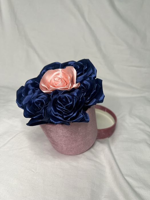 Aranjament floral din satin