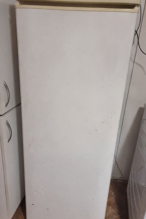 Хладилник с вътрешна камера Crown