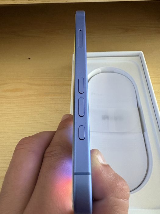 Iphone 16 blue 128