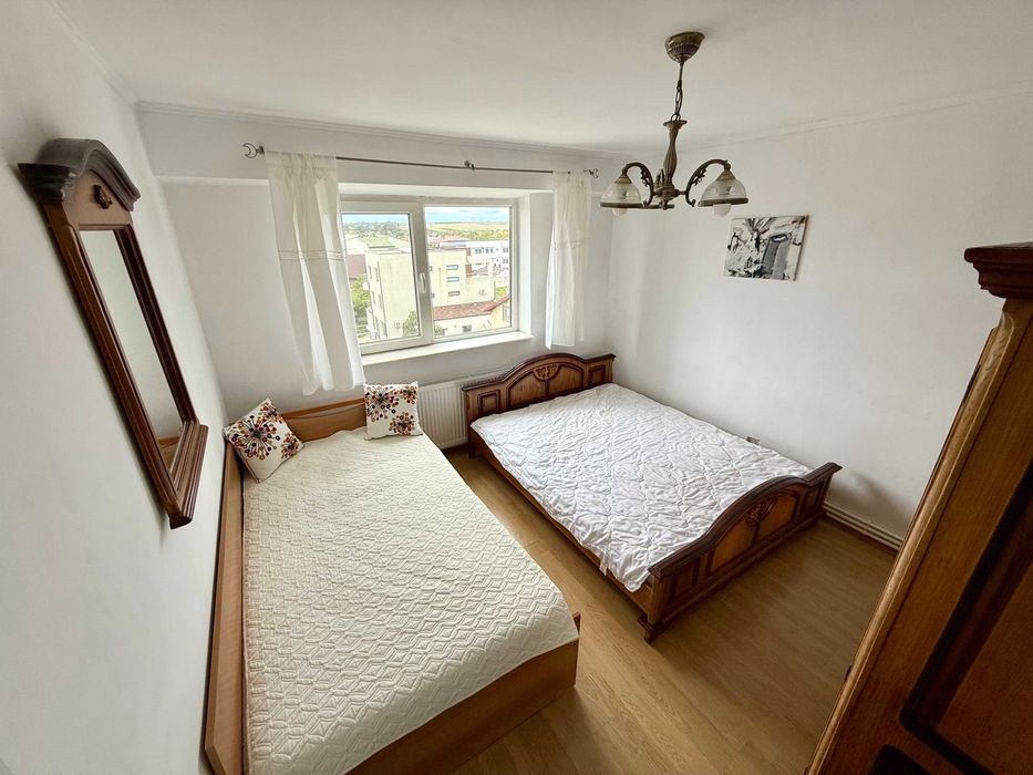 Inchiriez apartament 4 camere Eforie Nord