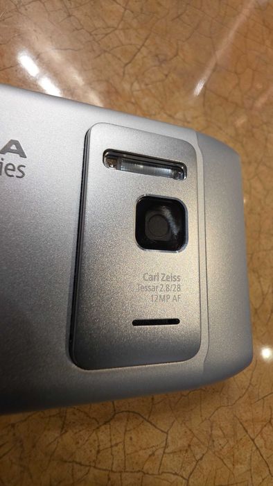 Telefon Nokia N8
