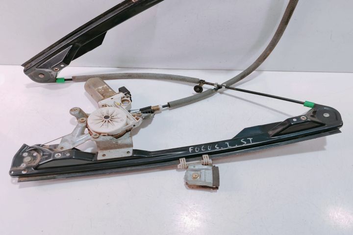 Macara geam  stanga fata XS4123201 Ford Focus prima generatie
