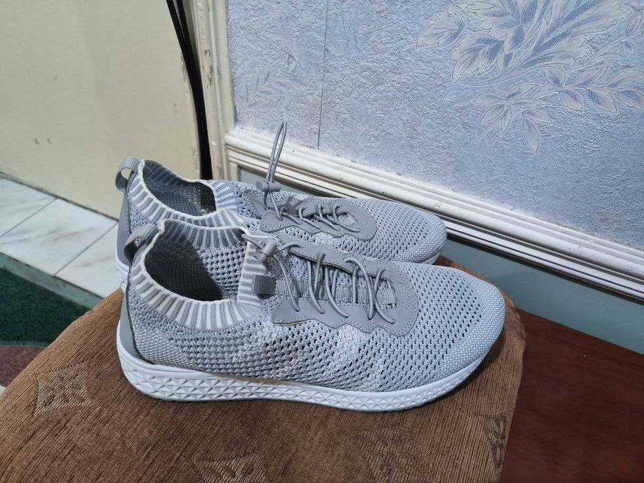 Кроссовки для девочек