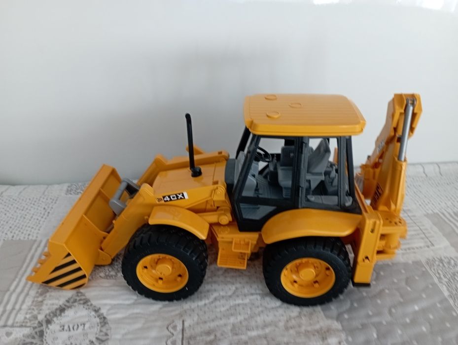 Детски играчки- колонка Дисни, багер, камион, пингвин