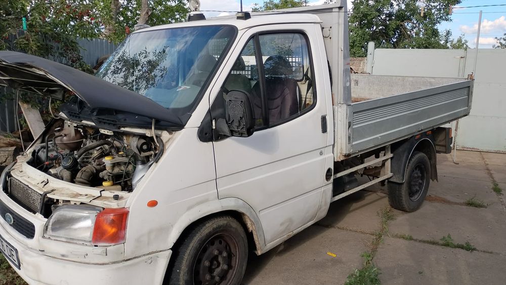 Autoutilitara Ford Transit 2.5 Diesel Benă