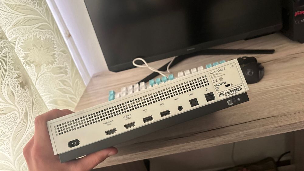 Xbox one s in stare impecabilă