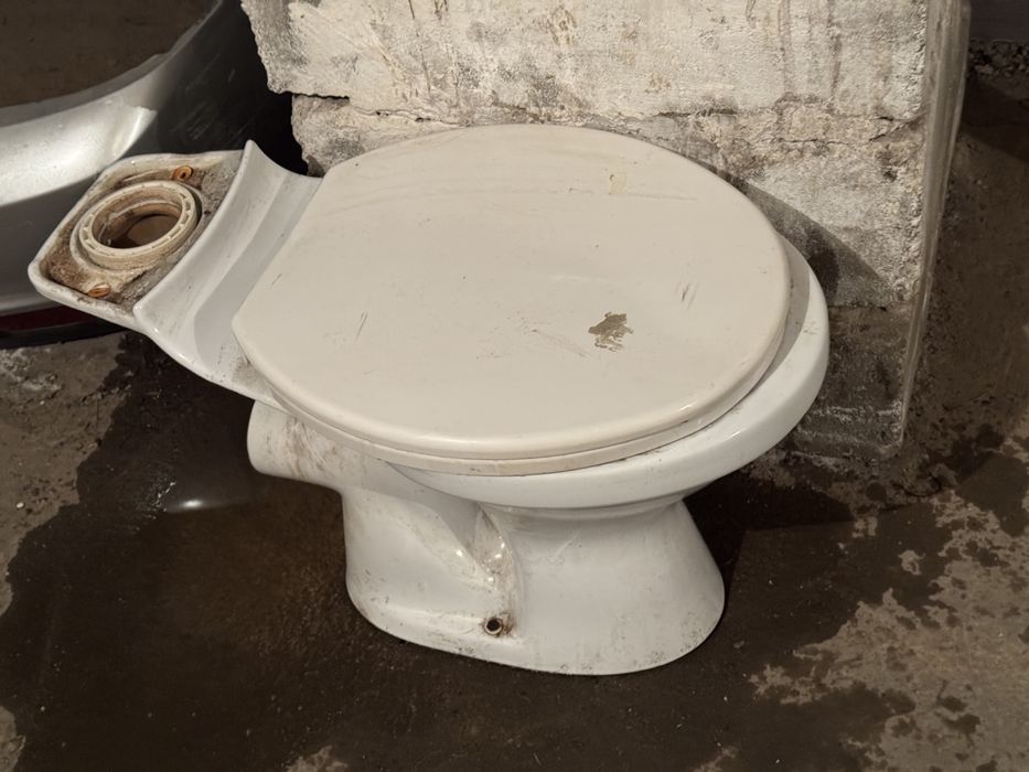 Продам  унитаз  в хорошем состоянии 5тыс