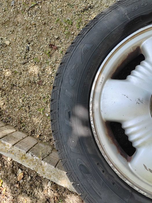 4 бр. летни гуми 185/65/R14 с джанти + резервна гума