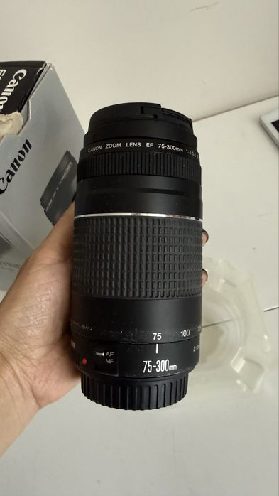 СРОЧНО! СРОЧНО! Продам Canon EOS Rebel T5