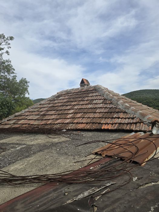 Къща с двор в село Пряпорец