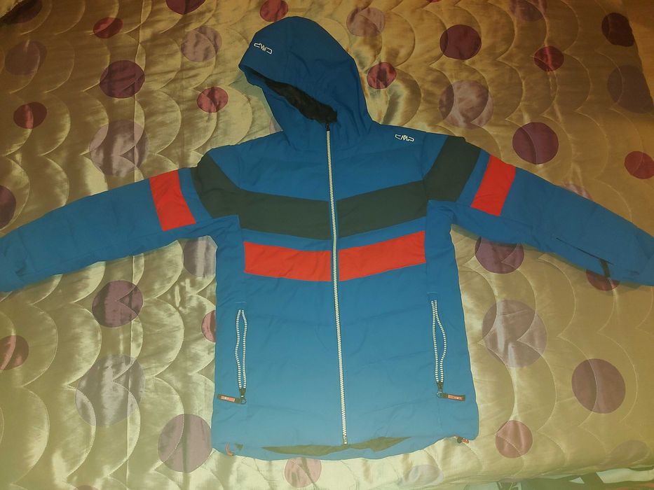 Супер оферта-детски якета тBenetton 10-11 г и CMP-152 см