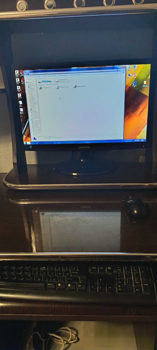 Настольный компьютер i3 с подставкой