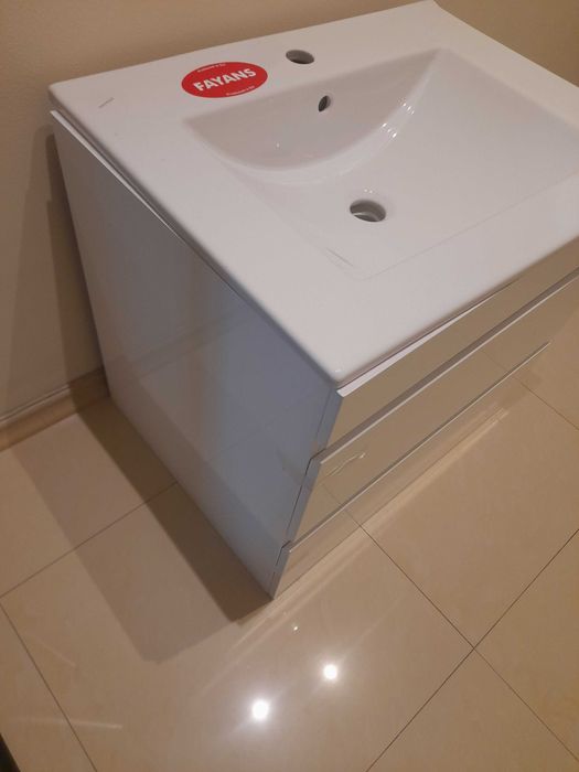 Шкаф за баня с мивка нови