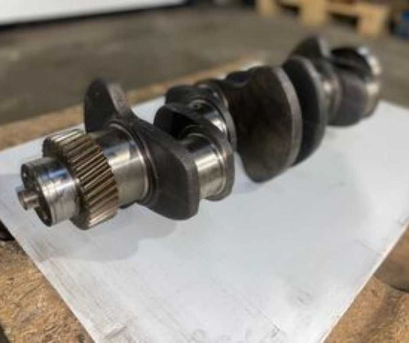 Vibrochenuri-arbori cotiți pentru motoarele utilajelor de construcții