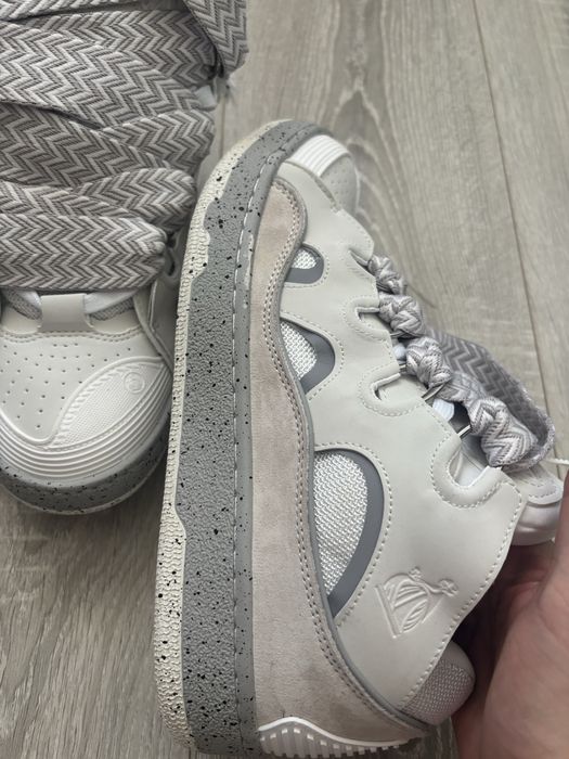 Lanvin Curb