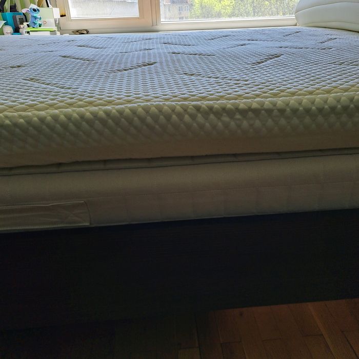 Продавам топ матрак WELLPUR, купен от ЮСК