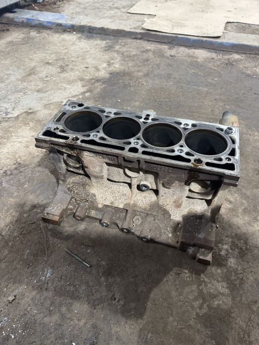 Блок двигателя рено К7М 8 кл