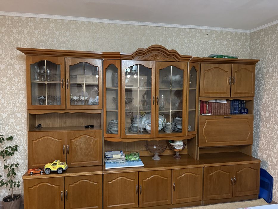 Продам гостиную стенку