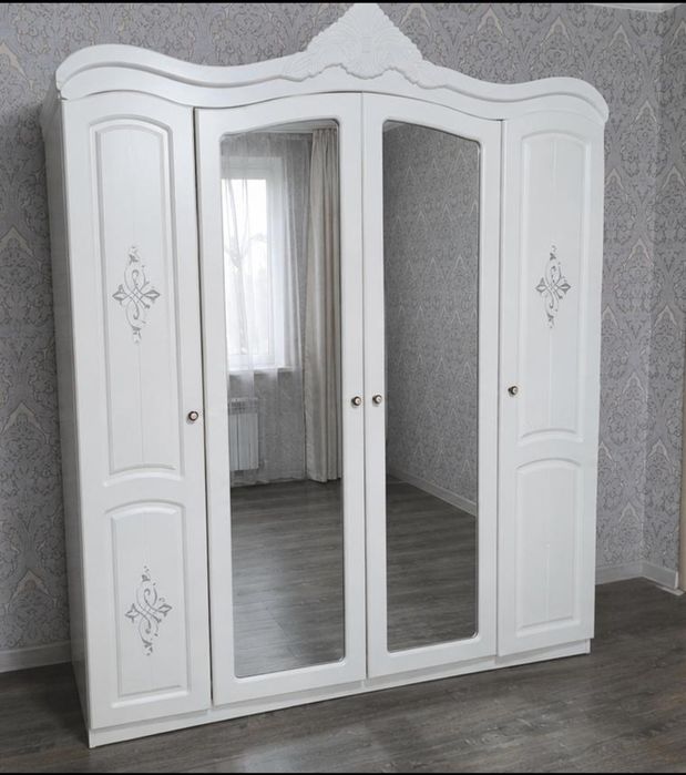 Продам спальный гарнитур