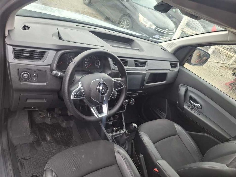 Dezmembrez Renault Express 1.5 Blue dCi an 2023 35.000 km