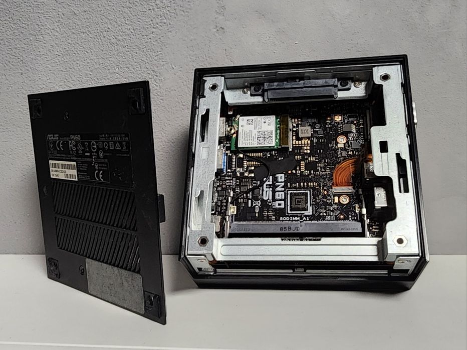 mini pc Asus PN60 Intel I3-8130U 8GB DDR4 256 GB SSD