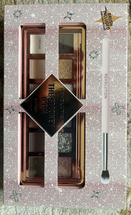 Палитра сенки Revolution с четка-нови