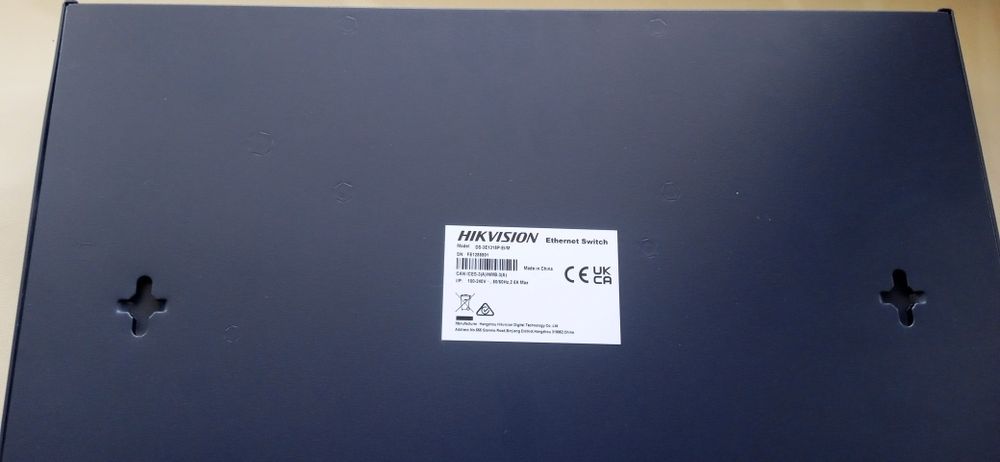 Коммутатор  HIKVISION