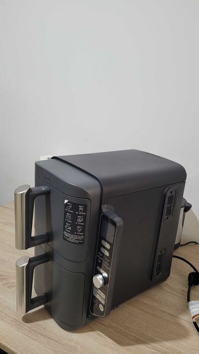 Friteuza cu aer cald Ninja Double Stack XL SL400, 9.5l, 2470W 2 placi cu invelis ceramic, 2 placi grill din inox,