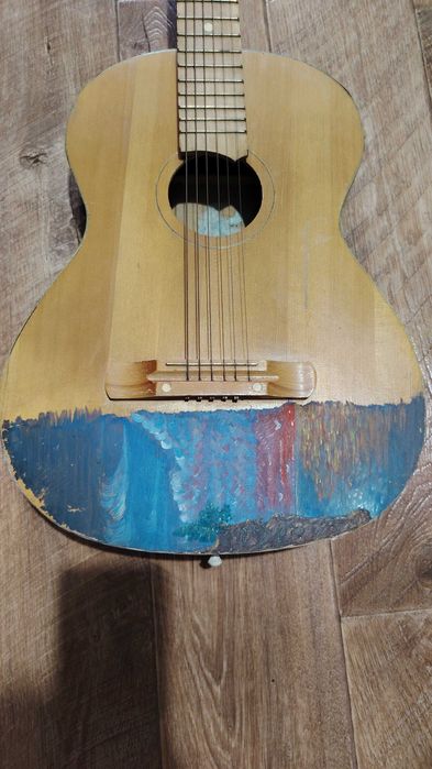 Гитара б/у цена 8 000 тг