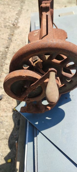 Стара шевна машина