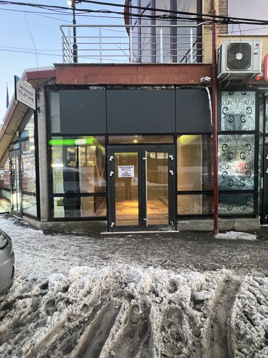 Inchiriez spatii comerciale , atat la parter cat si la etaj .