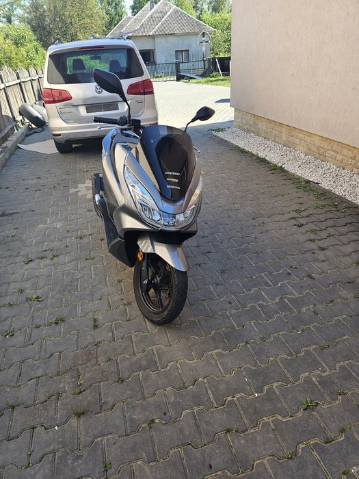 Vând scuter honda pcx 125