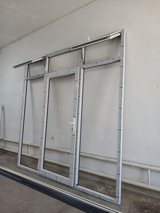 Пласти окна и дверь