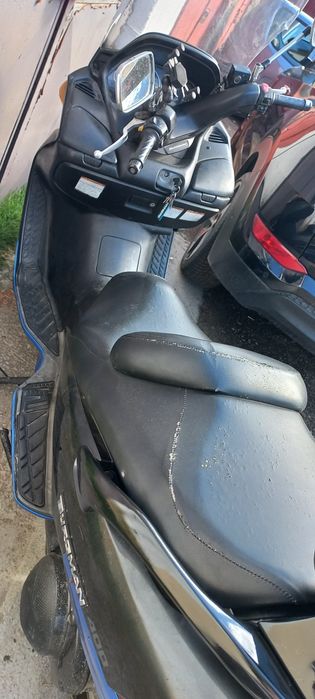 Suzuki burgman 400