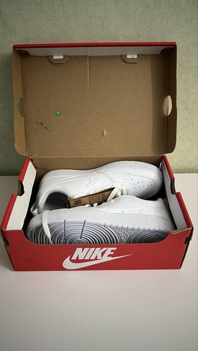 Оригинальные кроссовки найк